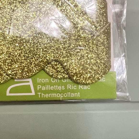 Iron On Glitter Ric Rac - Picture 2 of 3
